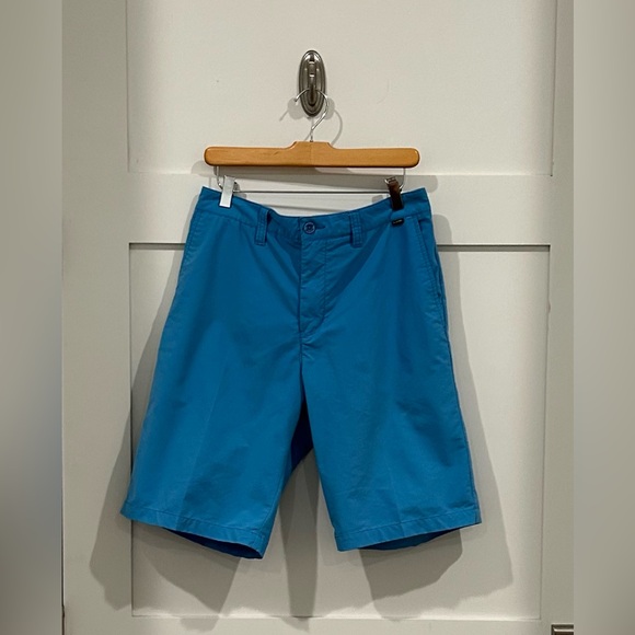 Travis Mathew Shorts - Picture 1 of 3